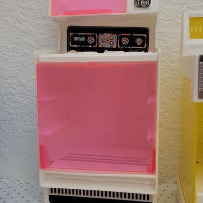 Lot 187: Vintage BARBIE Accessories - Oven, Washer and Dryer