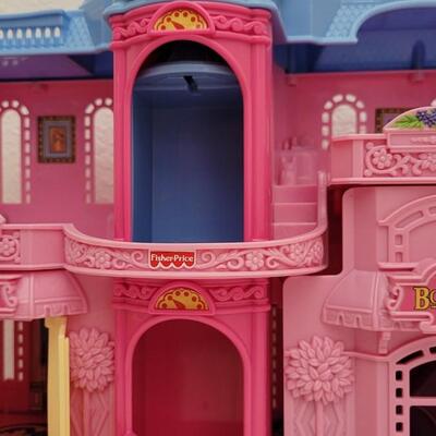 Lot 194: Vintage Fold Out Children's Toy Castle 
