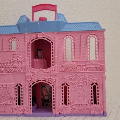 Lot 194: Vintage Fold Out Children's Toy Castle 