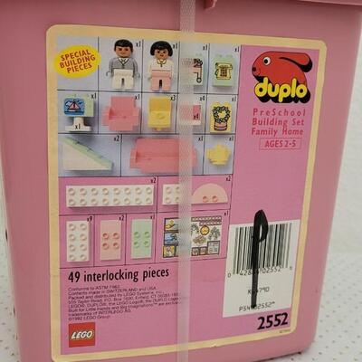Lot 195: New Set of DUPLO Lego Blocks #2552 FAMILY HOME 