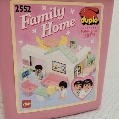 Lot 195: New Set of DUPLO Lego Blocks #2552 FAMILY HOME 