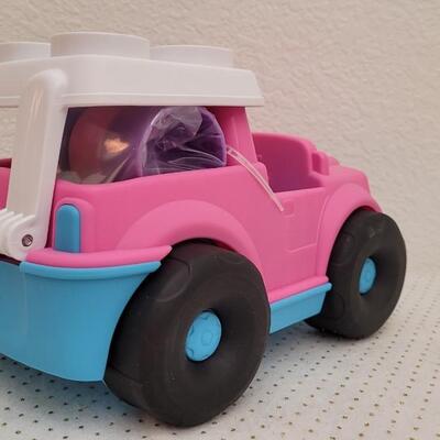 Lot 196: New LITTLE PEOPLE Children's Toy Car w/ Driver