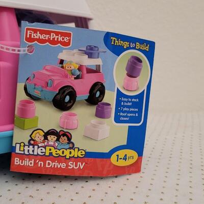 Lot 196: New LITTLE PEOPLE Children's Toy Car w/ Driver