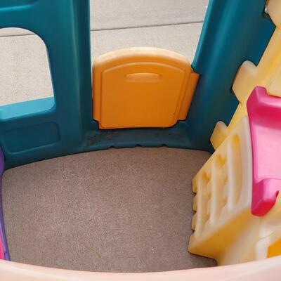 Lot 198: Vintage LITTLE TIKES 8-Piece Play-center 