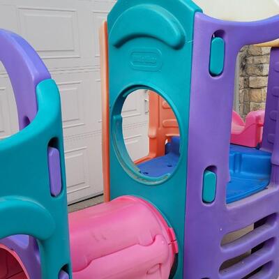 Lot 198: Vintage LITTLE TIKES 8-Piece Play-center 