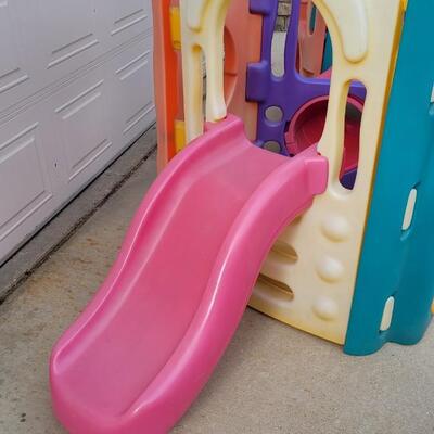 Lot 198: Vintage LITTLE TIKES 8-Piece Play-center 