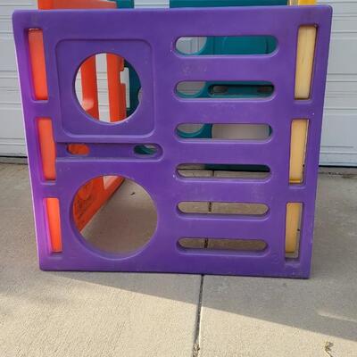 Lot 204: Vintage 4-Wall Playcenter 4 Foot Squared