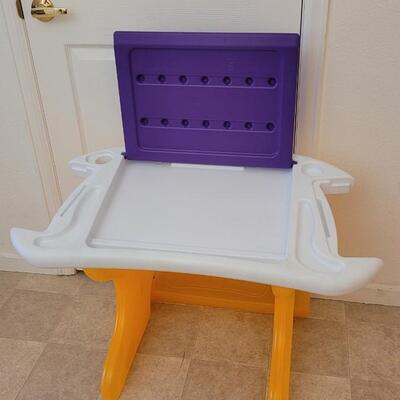 Lot 209: Vintage LITTLE TIKES Children's Art Desk 34 x 21 x 17 