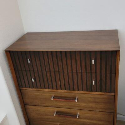 Lot 220: Vintage LANE Mid Century Modern Dresser 46" x 18" x 36" 