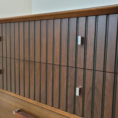Lot 220: Vintage LANE Mid Century Modern Dresser 46" x 18" x 36" 