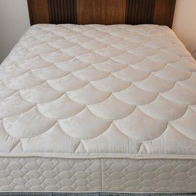 Lot 221: Vintage LANE Mid Century Modern Queen Size Bed w/ Serta Mattress
