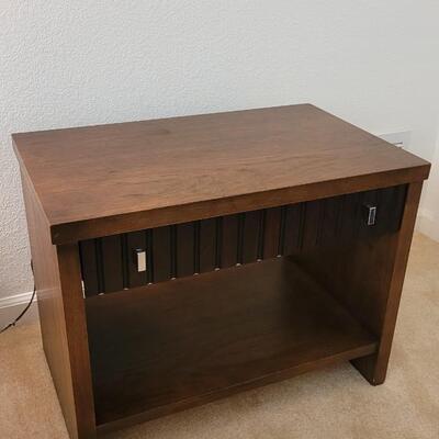 Lot 223: Vintage LANE Mid Century Modern Side Table 