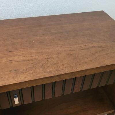Lot 223: Vintage LANE Mid Century Modern Side Table 