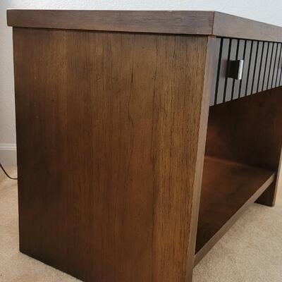 Lot 223: Vintage LANE Mid Century Modern Side Table 