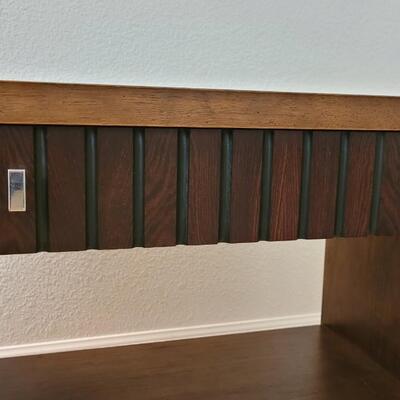 Lot 223: Vintage LANE Mid Century Modern Side Table 
