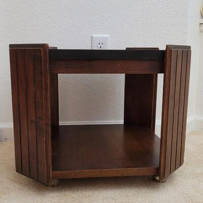 Lot 225: Vintage LANE Mid Century Modern Side Table 