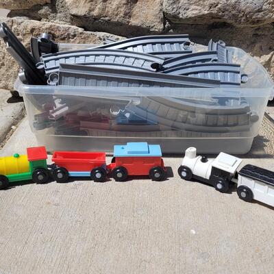 Lot 229: Vintage Trains and Tracks