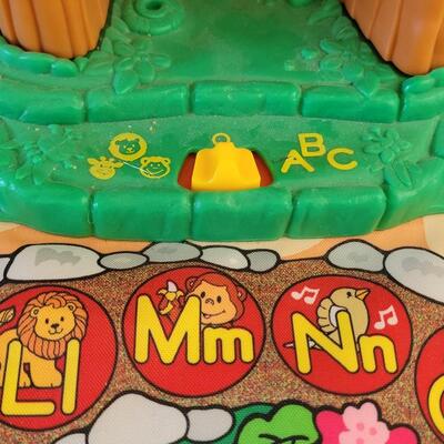 Lot 232: Little People Tree House