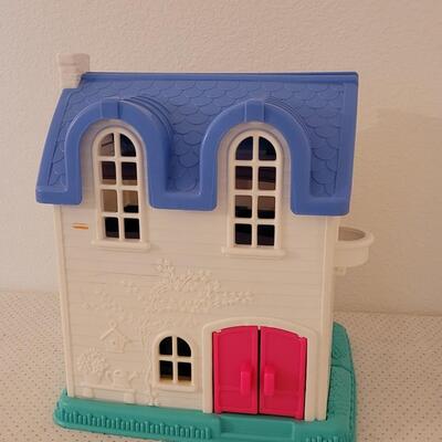 Lot 241: Fisher Price Little People House
