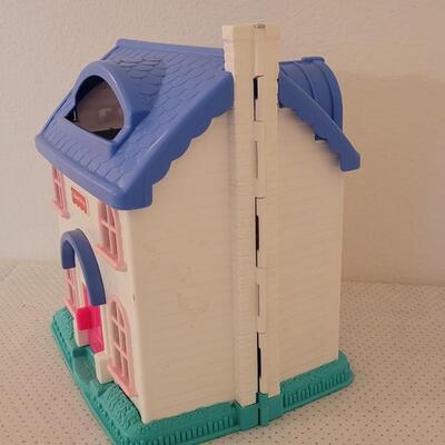 Lot 241: Fisher Price Little People House