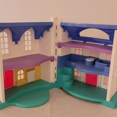 Lot 241: Fisher Price Little People House