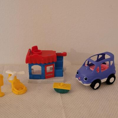 Lot 242: Little People Toys