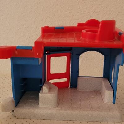 Lot 242: Little People Toys
