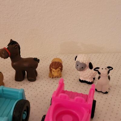 Lot 244: Little People, Animals & Accessories 