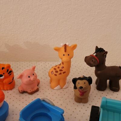 Lot 244: Little People, Animals & Accessories 
