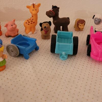 Lot 244: Little People, Animals & Accessories 