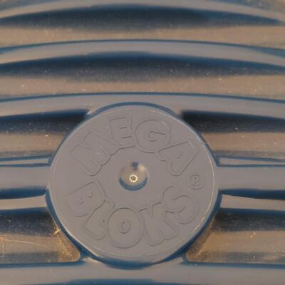 Lot 250: Mega Bloks Table
