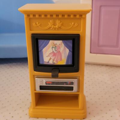 Lot 251: Little Tikes Little Doll Furniture 
