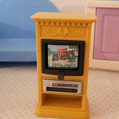 Lot 251: Little Tikes Little Doll Furniture 