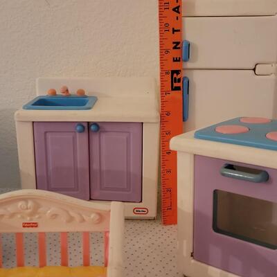 Lot 251: Little Tikes Little Doll Furniture 