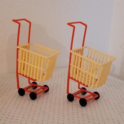 Lot 253: Barbie & Other Grocery Store Items