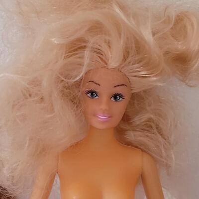Lot 256: Barbie Lot