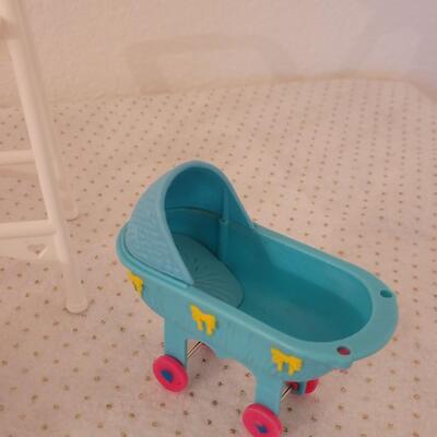 Lot 261: Vintage Barbie Accessories 