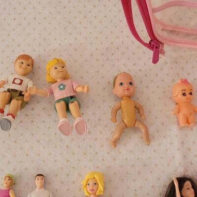 Lot 262: Mini Dolls with Bag
