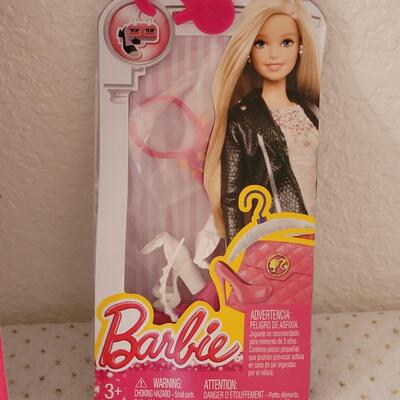 Lot 263: Vintage Unopened Skipper Doll Clothes and Barbie Accessories Pack