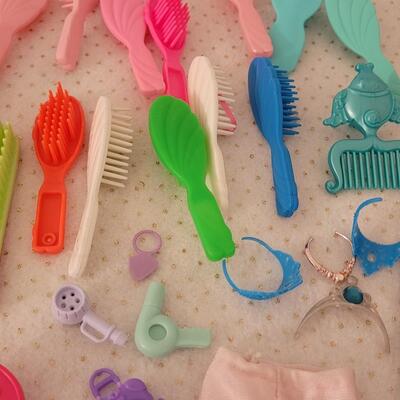 Lot 264: Vintage Barbie Clothes, Brushes, Hangers, Jewelry, Purses, Accessories & Shoes (have not matched them up)