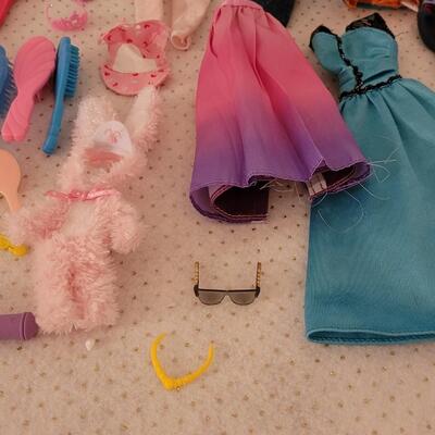 Lot 264: Vintage Barbie Clothes, Brushes, Hangers, Jewelry, Purses, Accessories & Shoes (have not matched them up)
