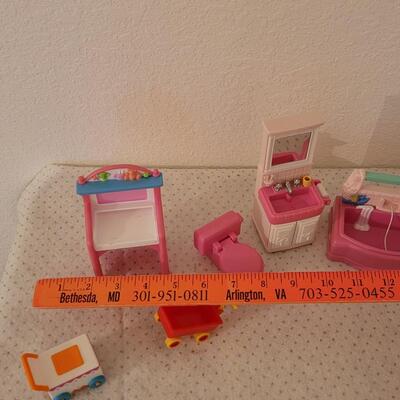 Lot 266: Vintage Mini Doll Furniture, Car and Others
