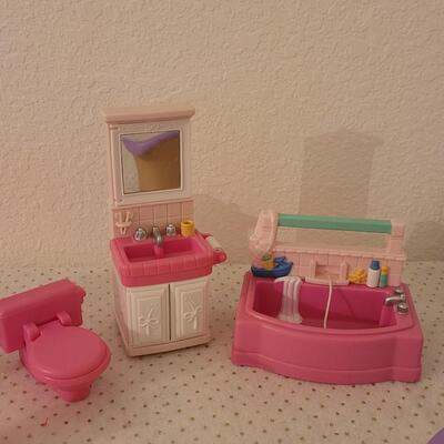 Lot 266: Vintage Mini Doll Furniture, Car and Others
