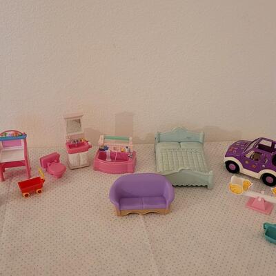 Lot 266: Vintage Mini Doll Furniture, Car and Others