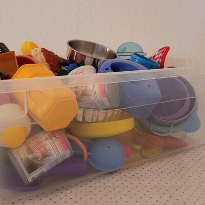 Lot 271: Children's Playfood and Kitchen Items