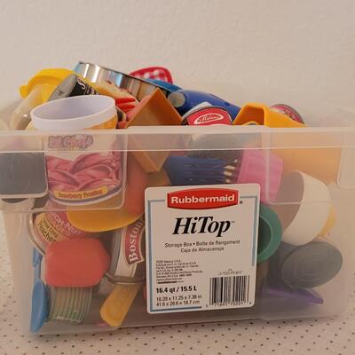 Lot 271: Children's Playfood and Kitchen Items