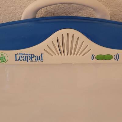 Lot 274: Leap Pad with Cartridges and Book