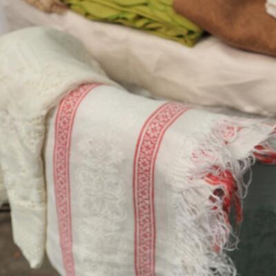 Lot 100 Vintage table wares, linens, cloths, Japanese