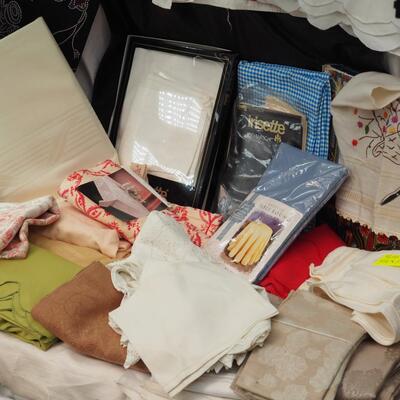 Lot 100 Vintage table wares, linens, cloths, Japanese
