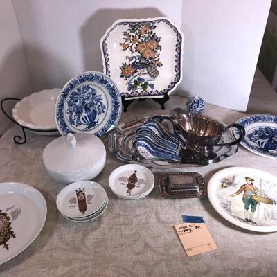 Lot 98 Collectible plates, Chinese soup spoons ceramic, casserole holder.